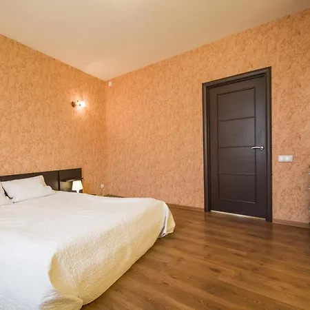 Aparton Kolasa 8 * Mińsk
